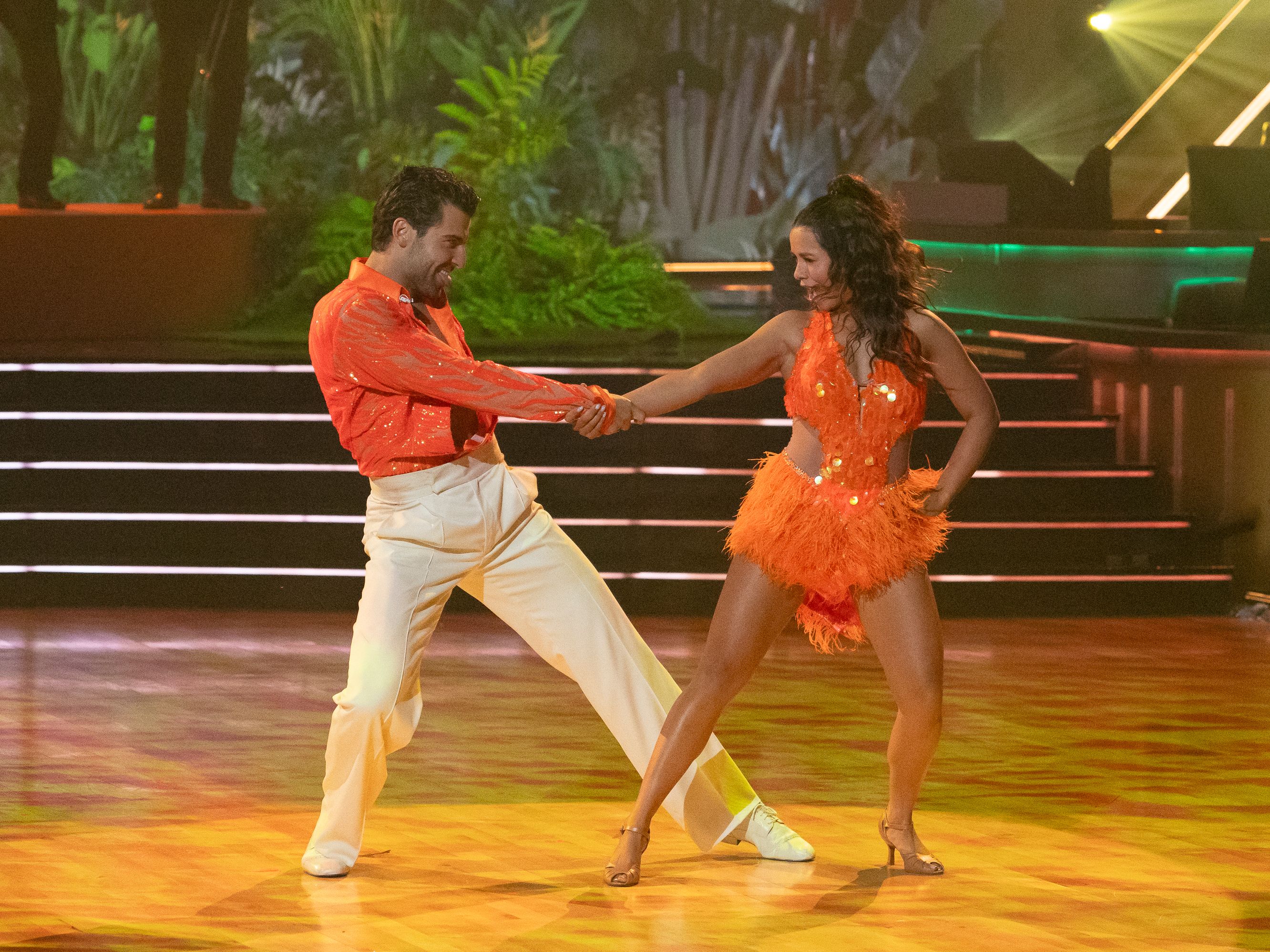 Jen Affleck Is on ‘Dancing With the Stars’ Just 2 Months Postpartum&-and Pelvic Floor PTs Have Thoughts