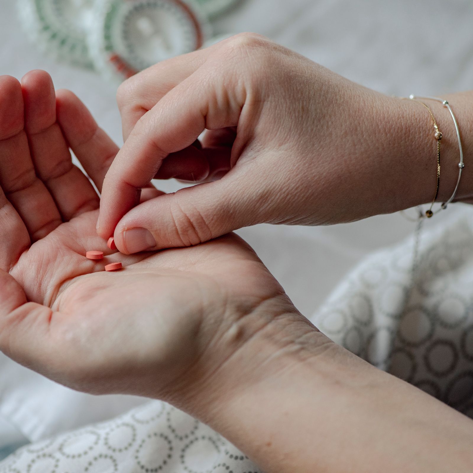 Hormone Replacement Therapy Could Help Women Avoid Dementia&-If It’s Taken at the Right Time