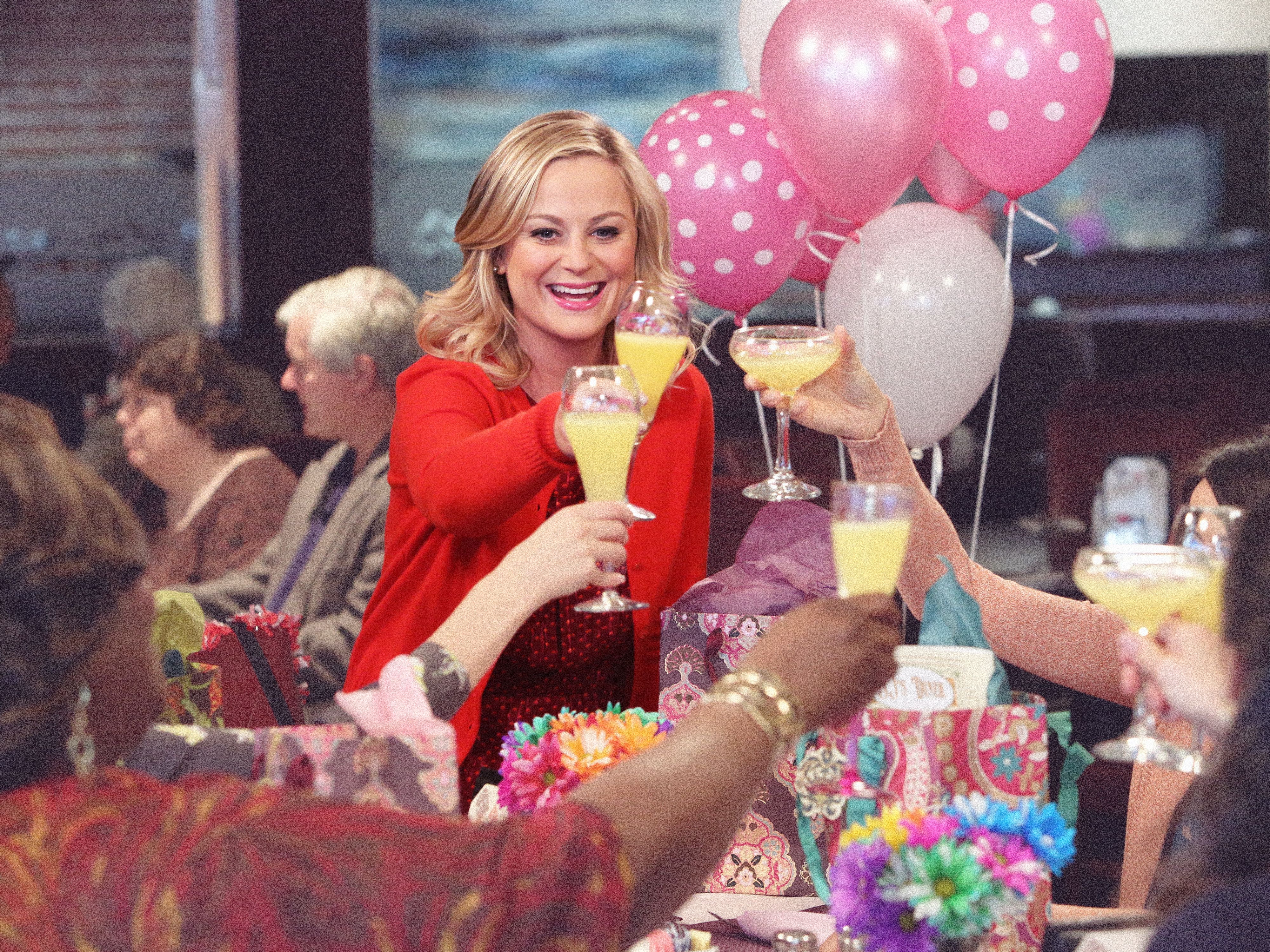 The Secret to Keeping a Friend Group Alive? Thank ‘the Mom’